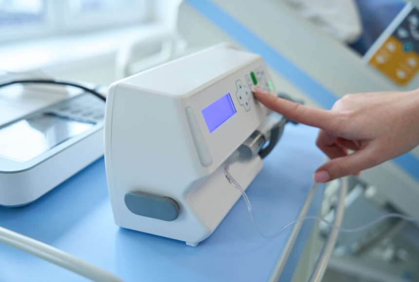 Evaluating Intravenous Therapy Methods: Gravity vs Pump Infusion